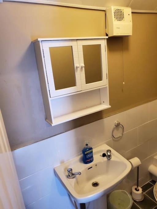 Apt. 2 - Town Centre Apartment Bagenalstown Εξωτερικό φωτογραφία